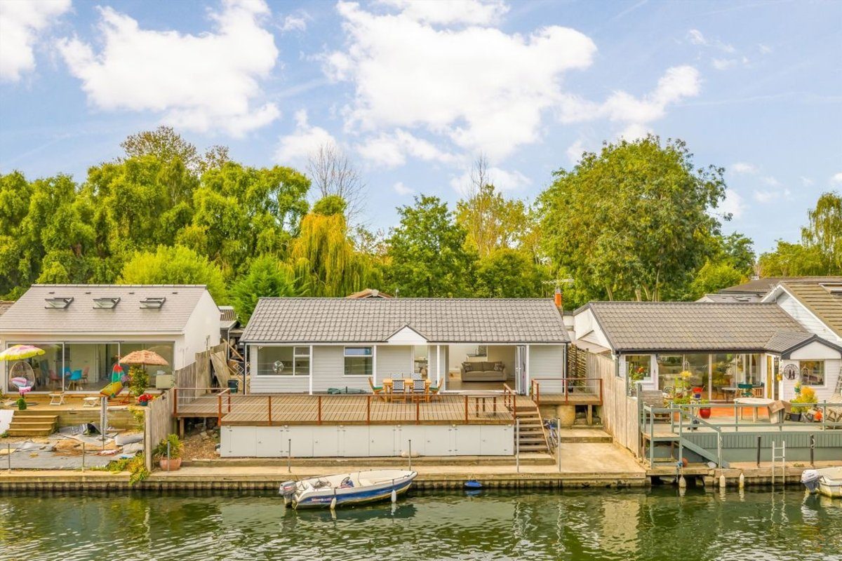 Thames StreetHampton, TW12