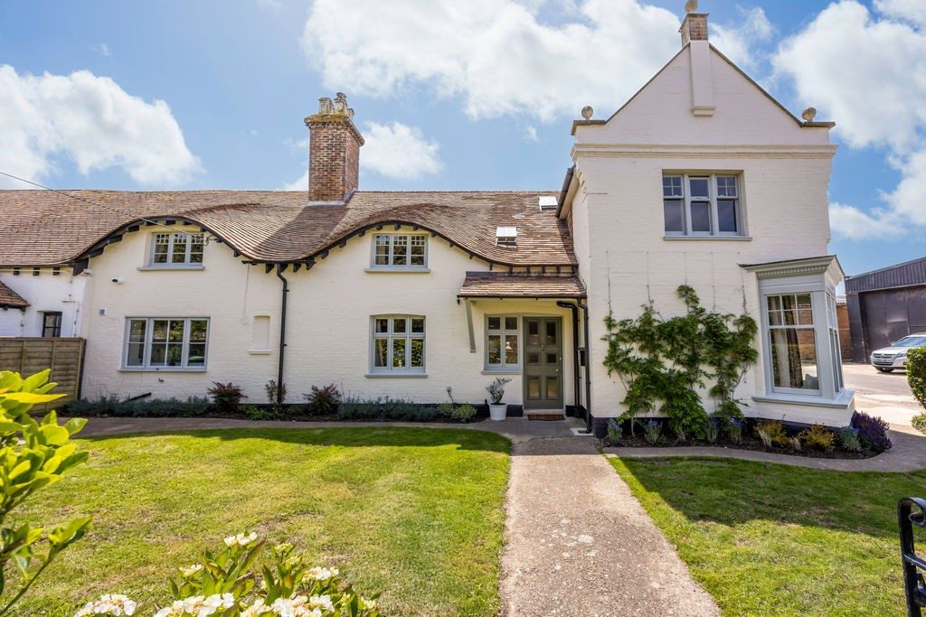 Milford on sea: grade II listed farmhouse