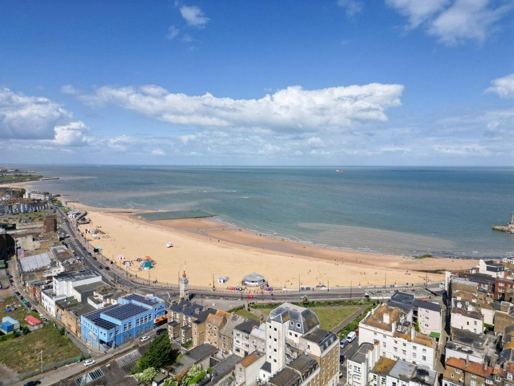 Flat 3, 12 Marine Gdns, Margate
