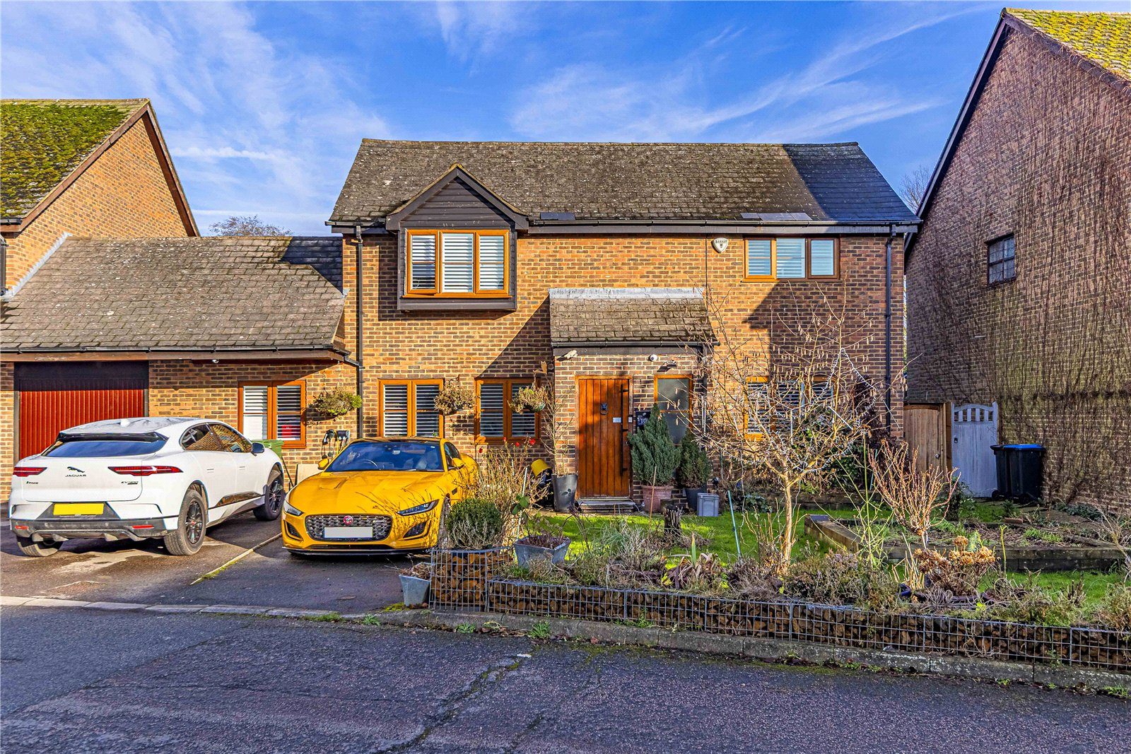 Link-detached house with a mooring, Kings Langley