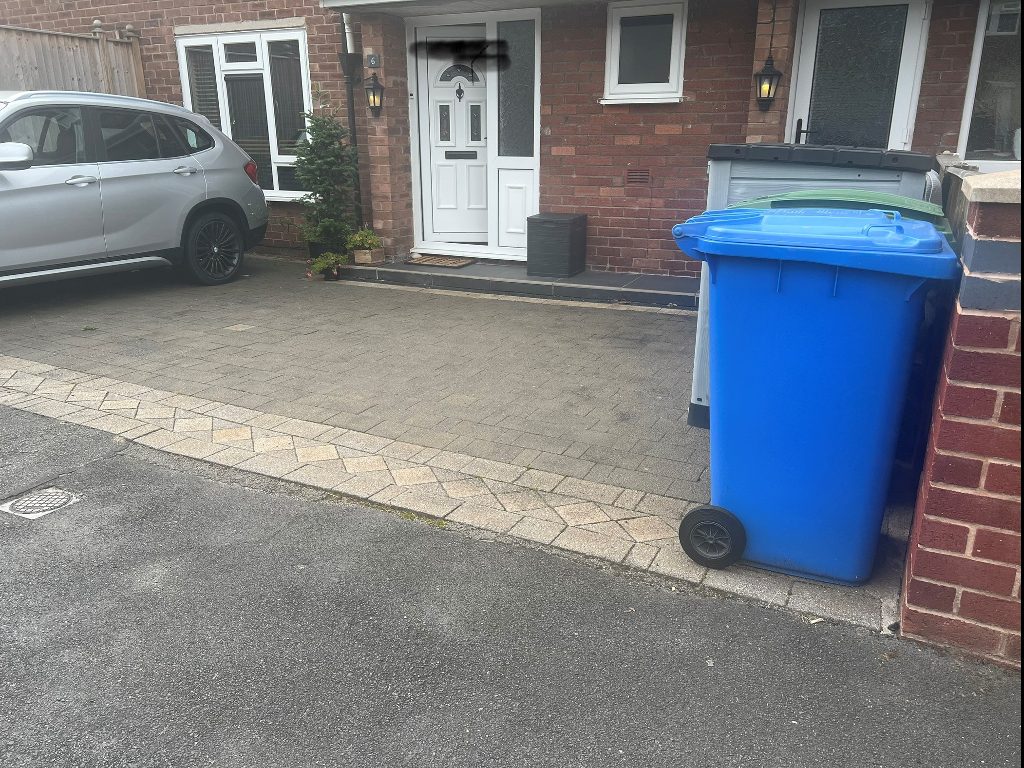 Driveway on Appleby Avenue