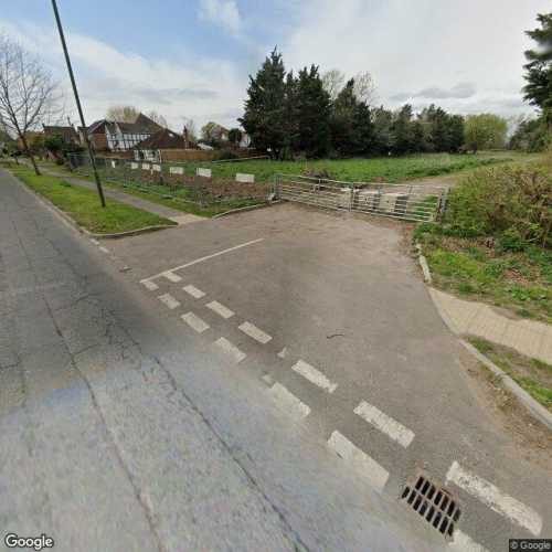 Parking Space to Rent in Staines-upon-thames, TW18