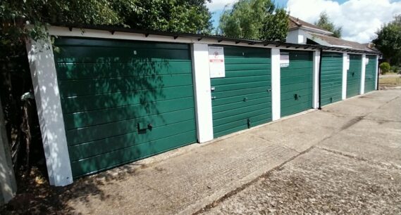 R/O 12 Worcester Close
