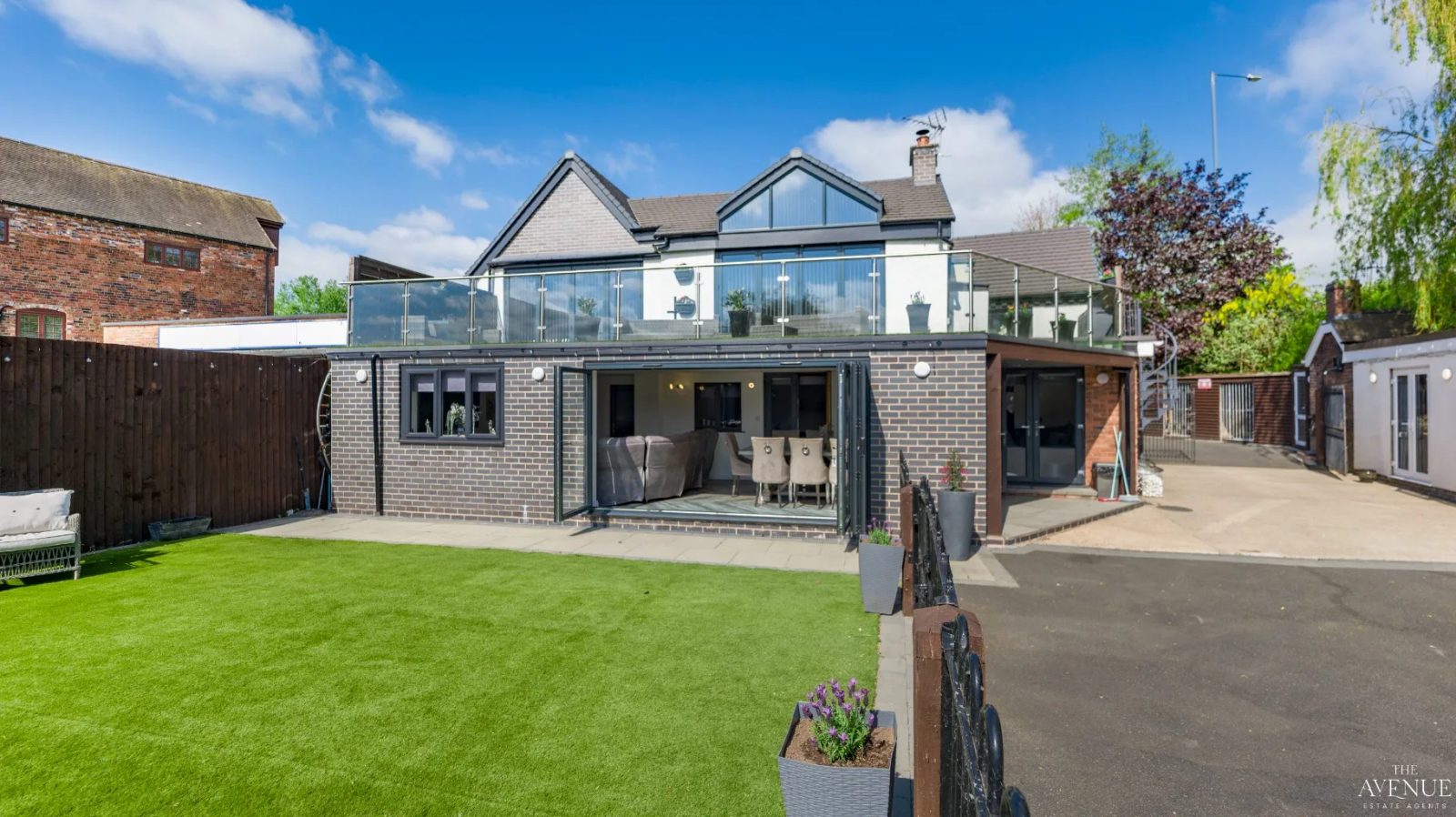 5 bed cottage for sale in Exclusive Riverside Cottage, Coventry Road, Kingsbury
