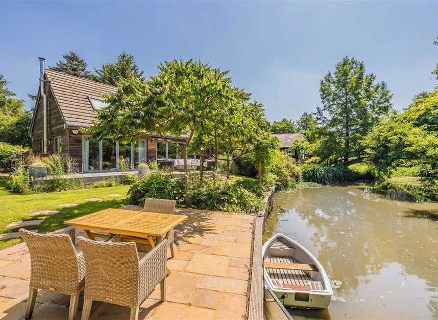 Wey MeadowsWeybridge, KT13, 2 Bathrooms