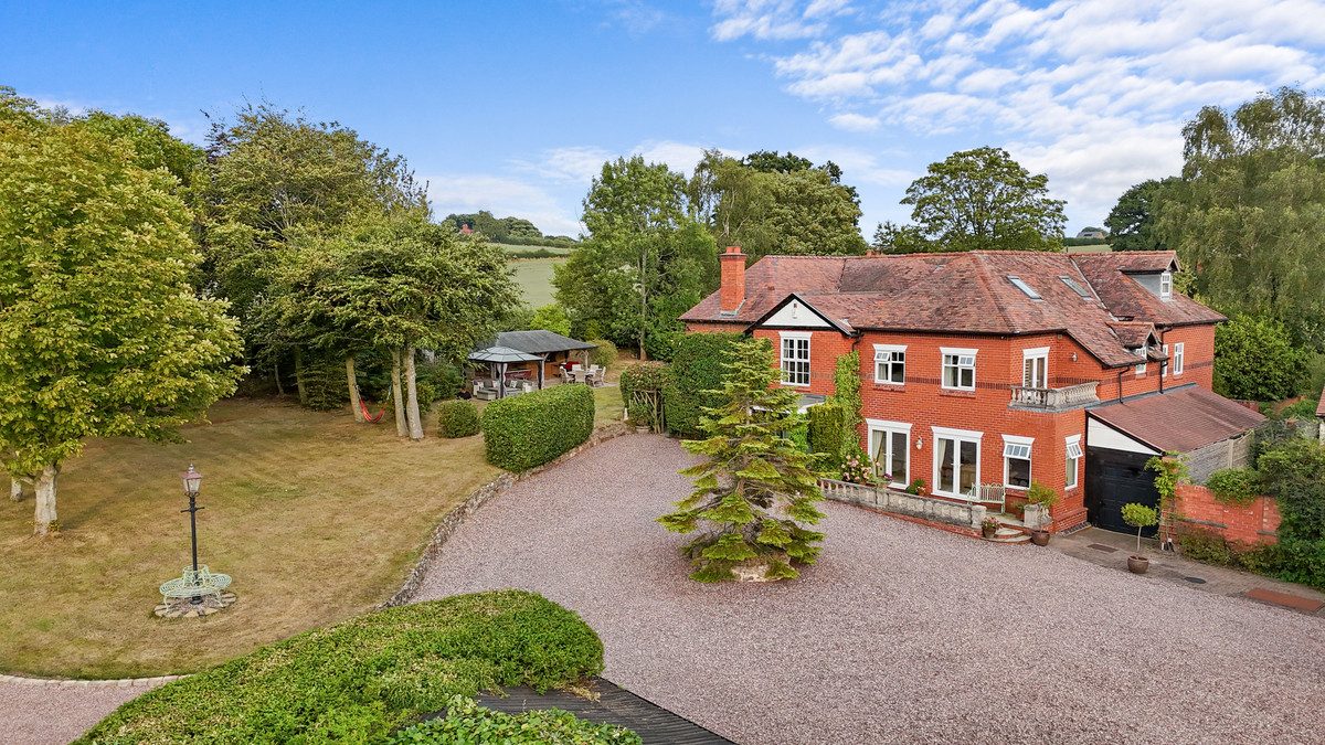 Detached House for sale with 6 bedrooms, Tilston Road, Malpas