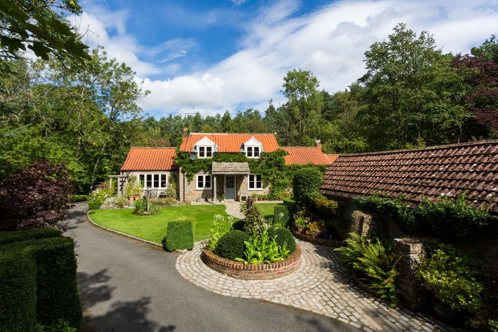 Pickering: period farmhouse