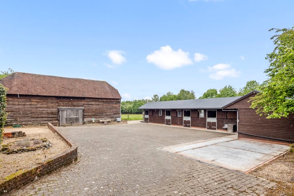 Grade II listed farmhouse, Horsham