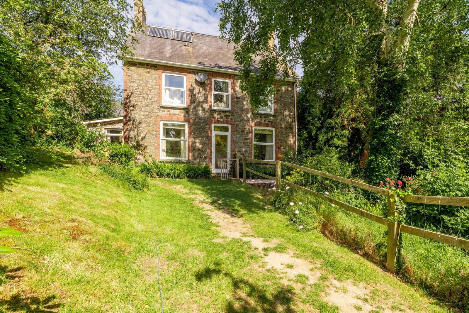 Detached House for sale with 4 bedrooms, Gwynfa, Moylegrove
