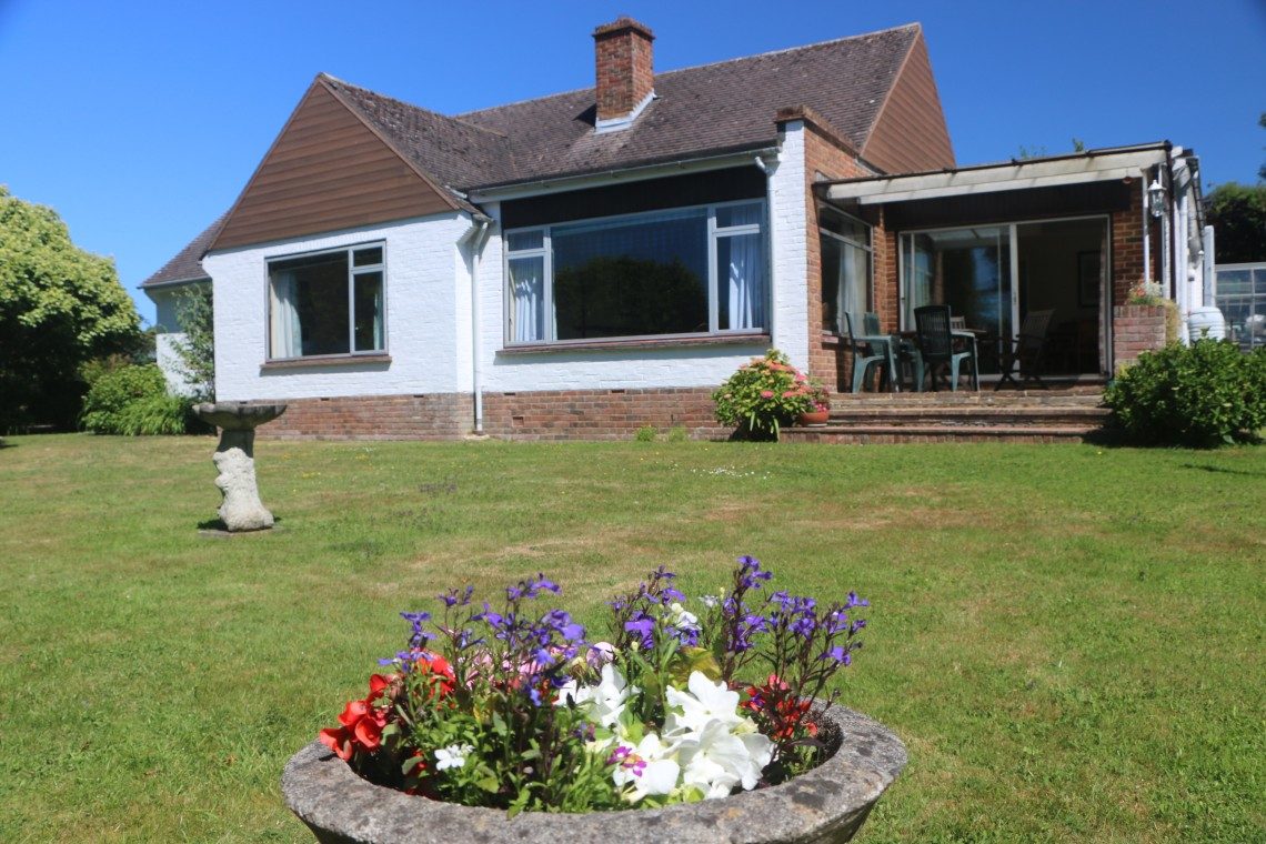 3 bedroom bungalow to let