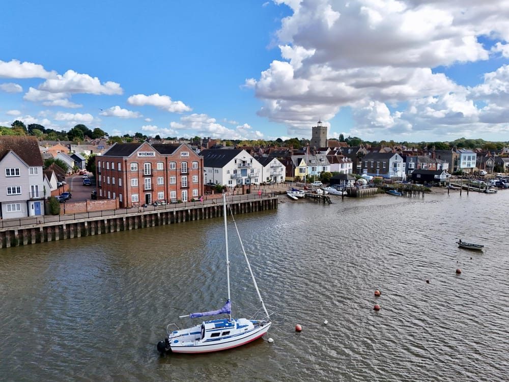 Colchester: chain free waterfront apartment