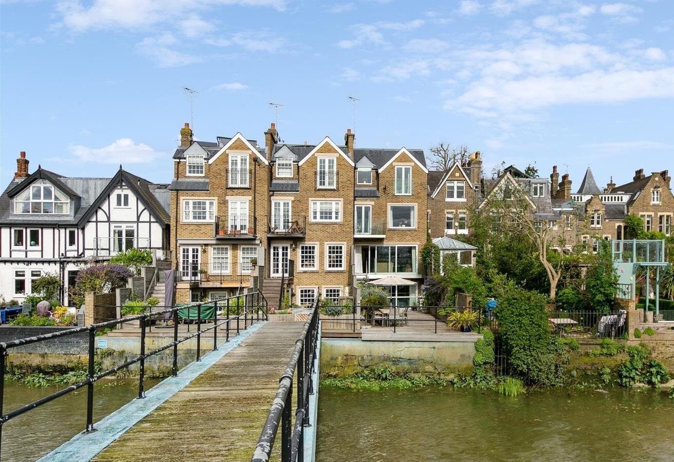 Grove Park Road, London, W4