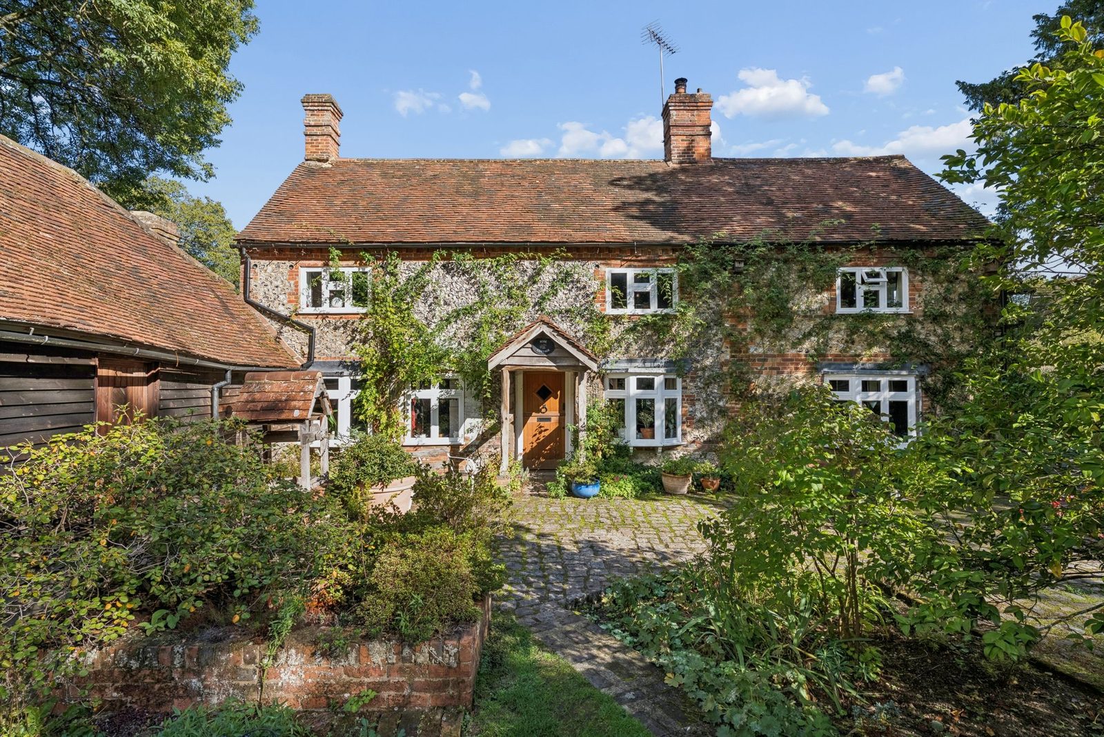 High Wycombe: house with outbuildings