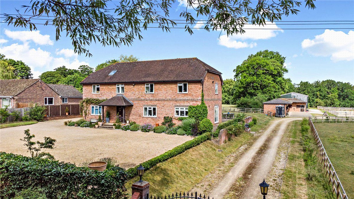 Detached house with outbuildings, Wickham Heath