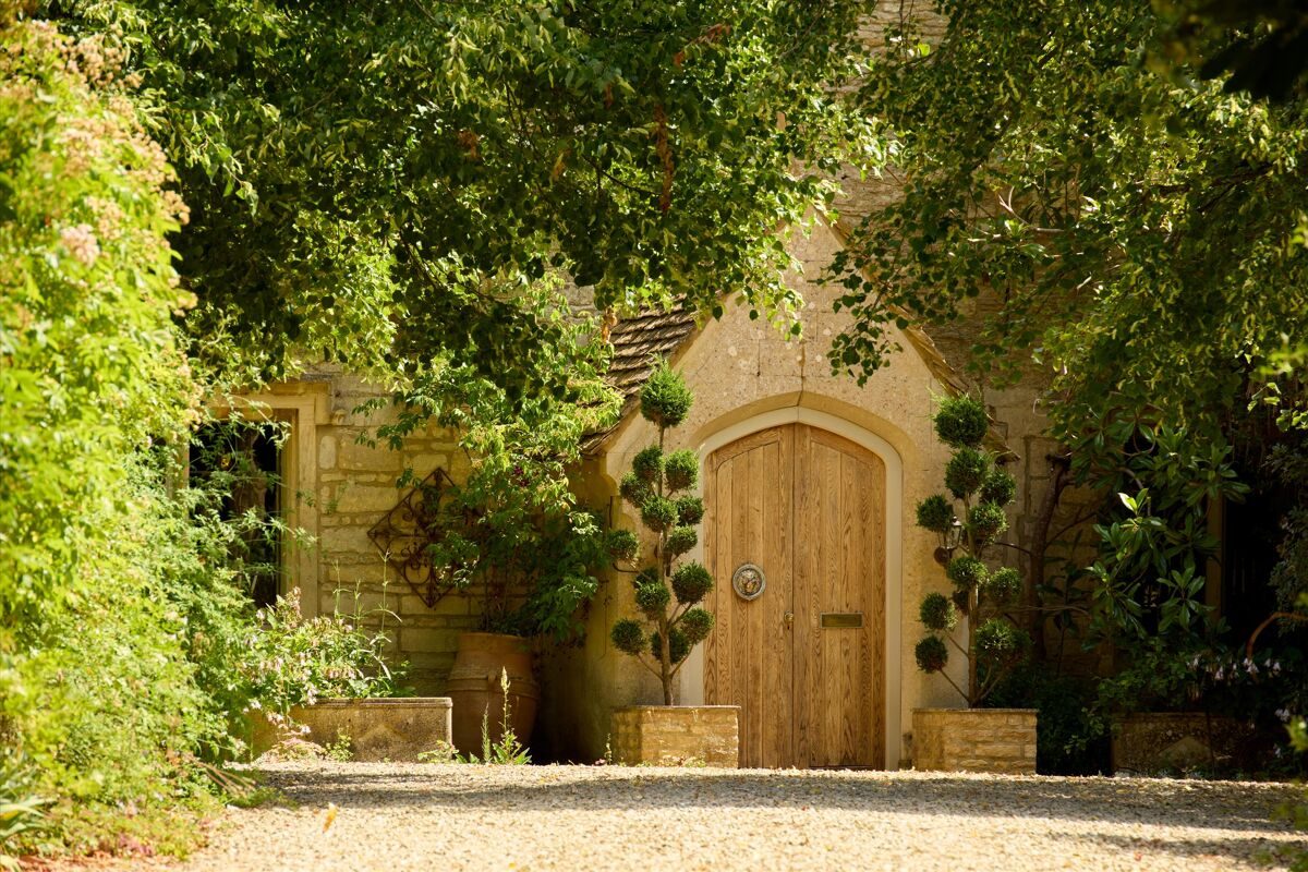 Lechlade: period house
