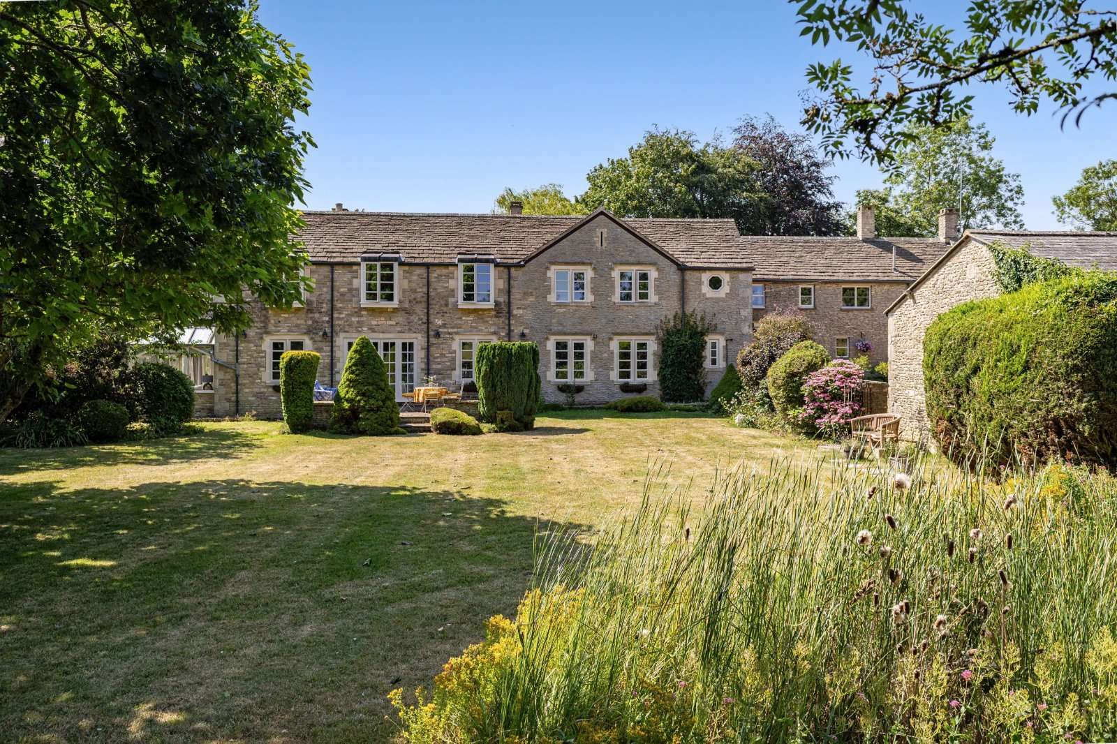 Badminton: period semi-detached house