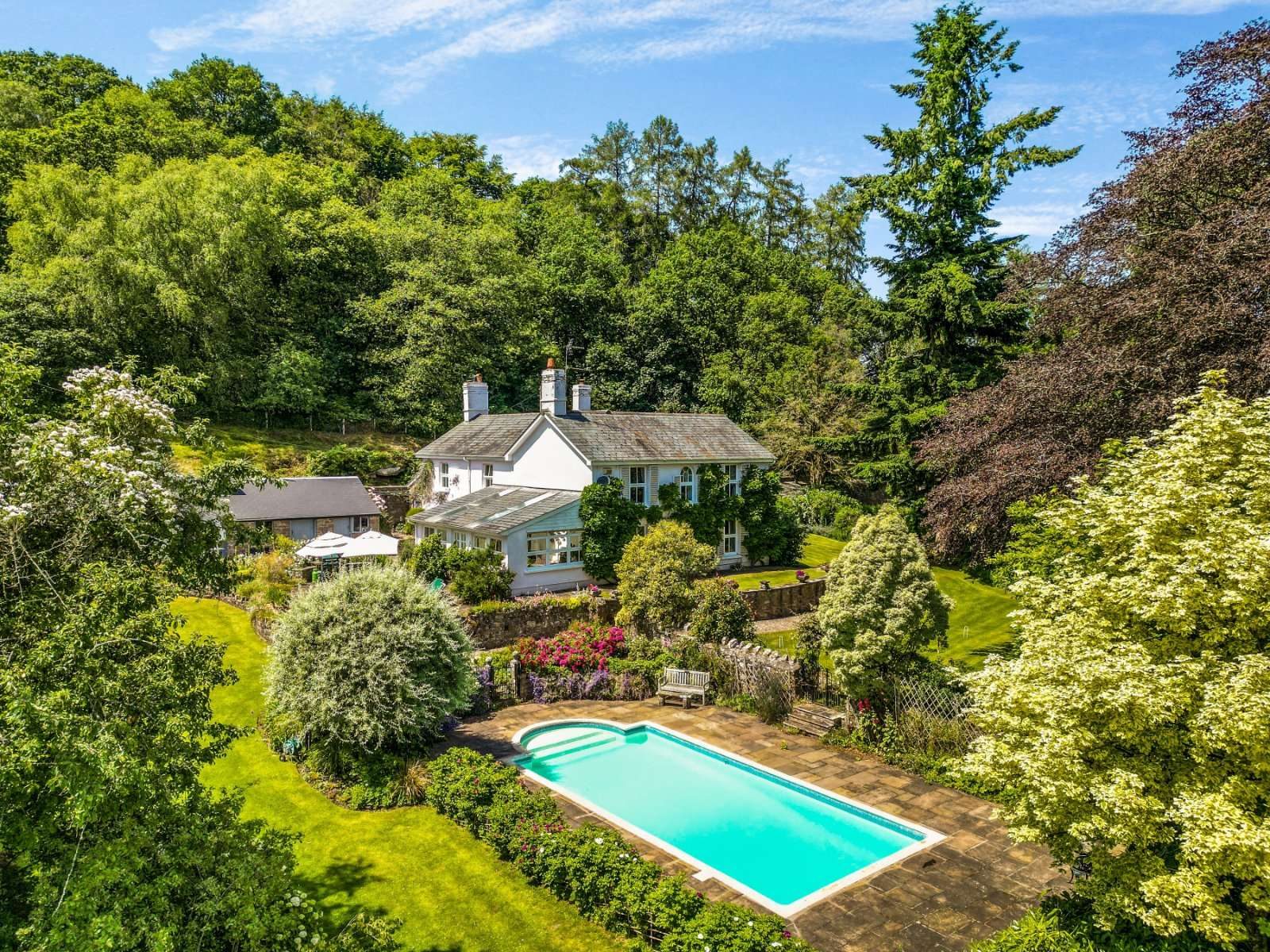 Coleford: country house with a pool