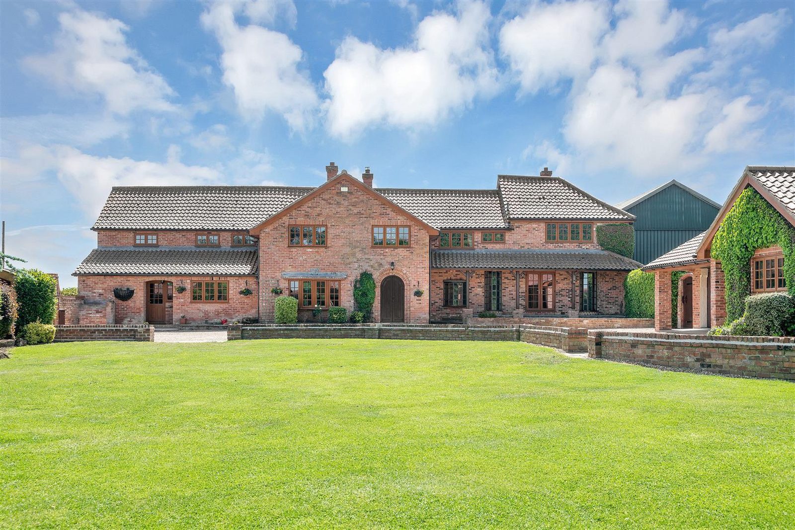 Country house with further land available, Retford