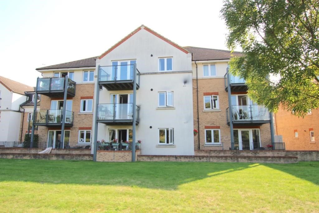 Fairwater Drive, Shepperton, TW17