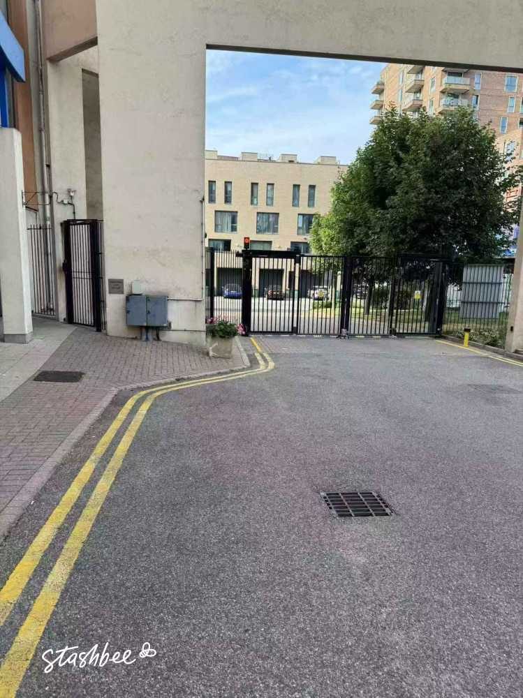 Parking Space to Rent in East London, E16