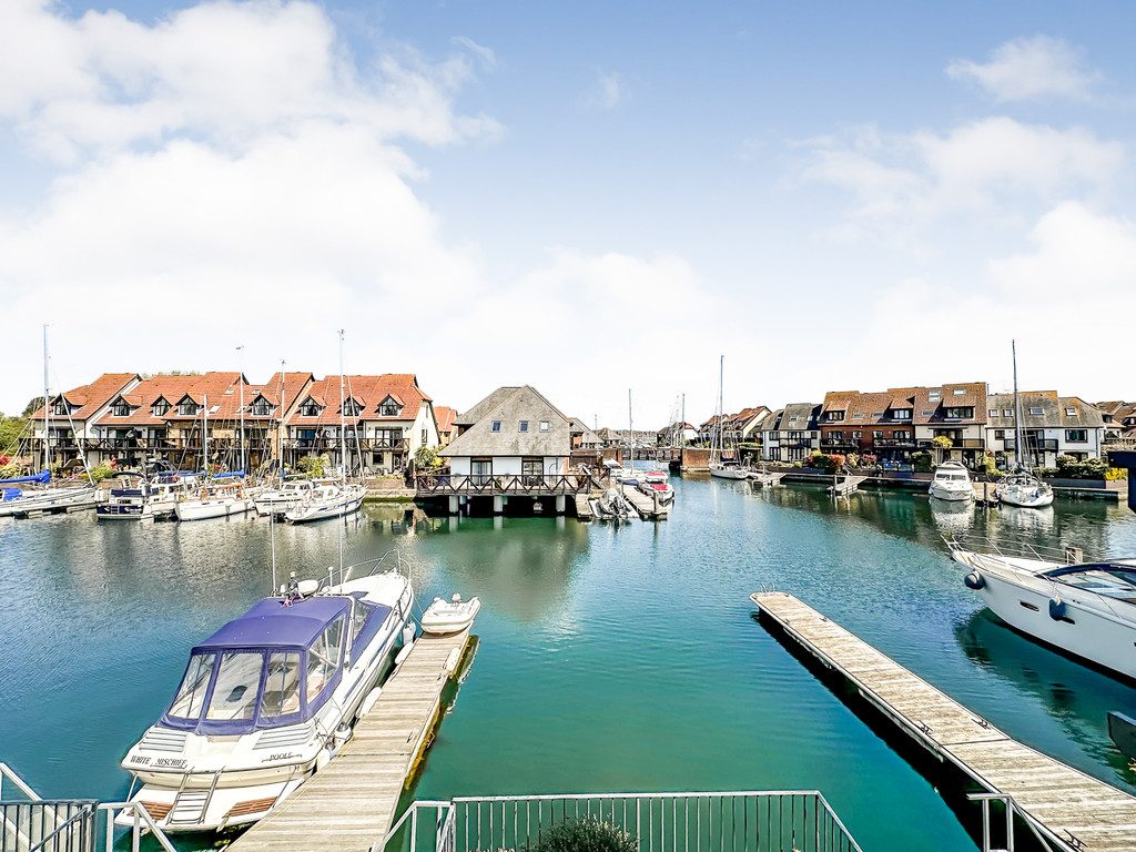 Endeavour Way, Hythe