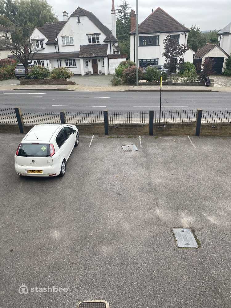 Parking Space to Rent in Bromley, BR2