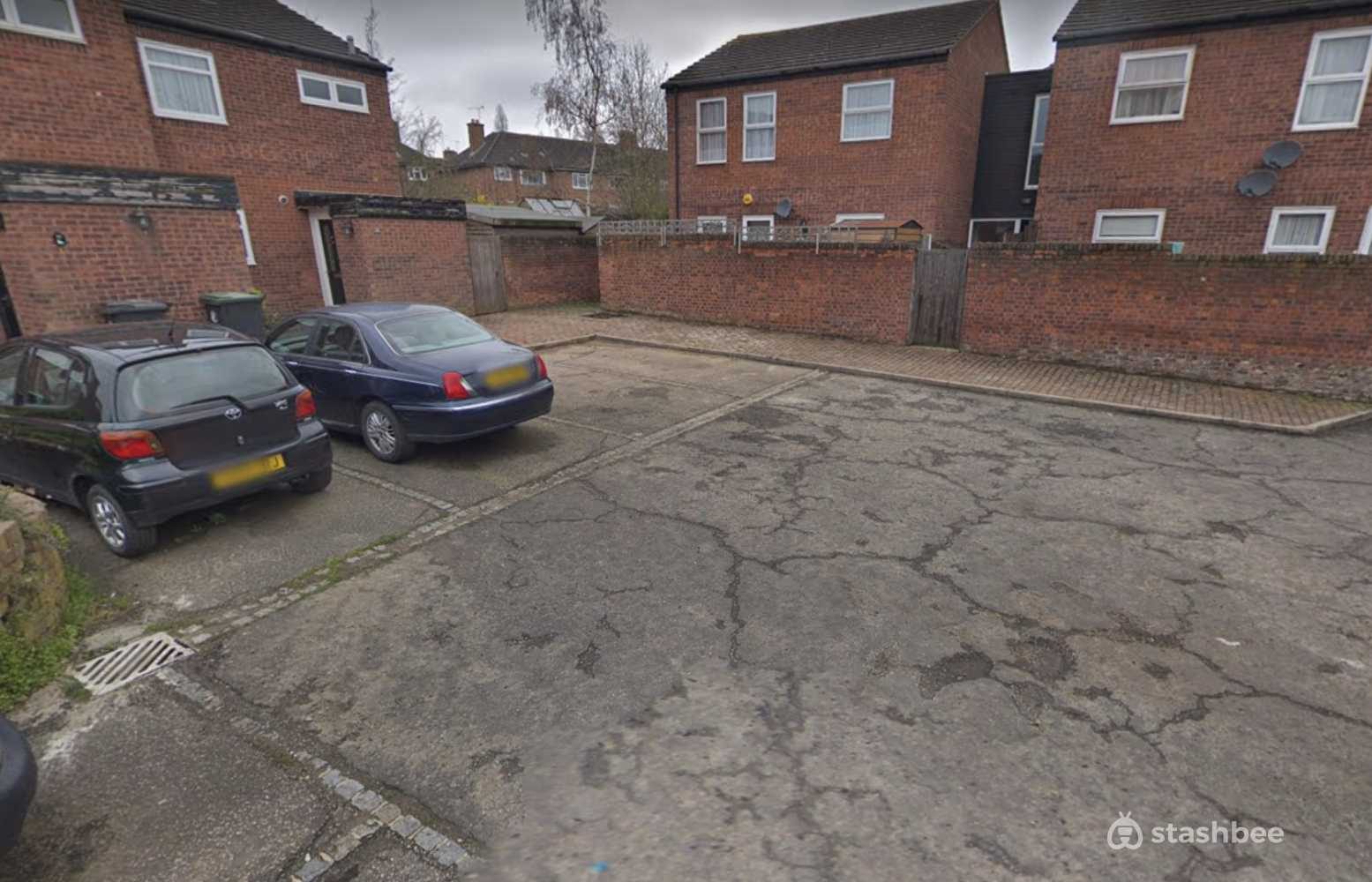 Parking Space to Rent in Loughton, IG10