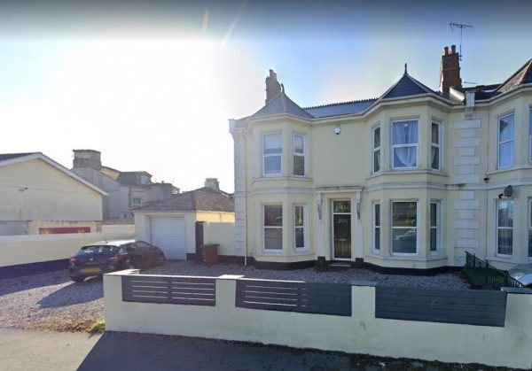 Parking on Alma Road, PL3