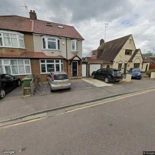 Parking Space to Rent in Borehamwood, WD6
