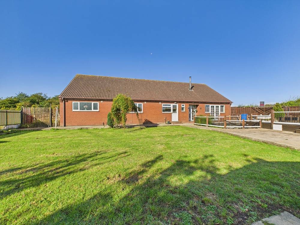 Woodmansey: detached bungalow with outbuildings