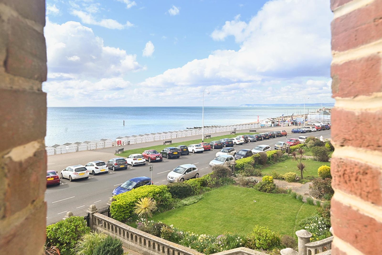Bexhill-On-Sea: period waterfront apartment