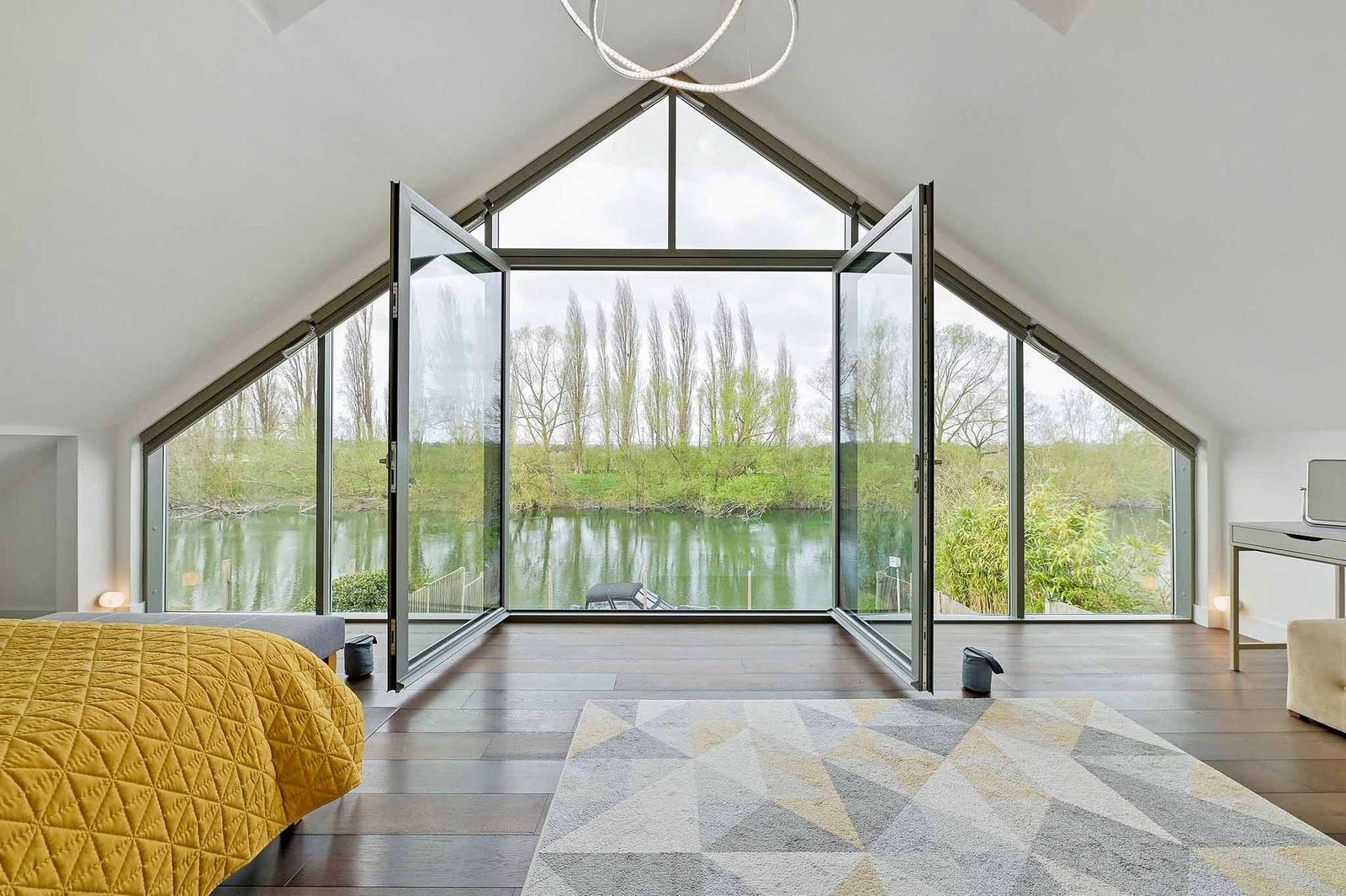 The Avenue, Wraysbury, Staines-upon-Thames, Berkshire
