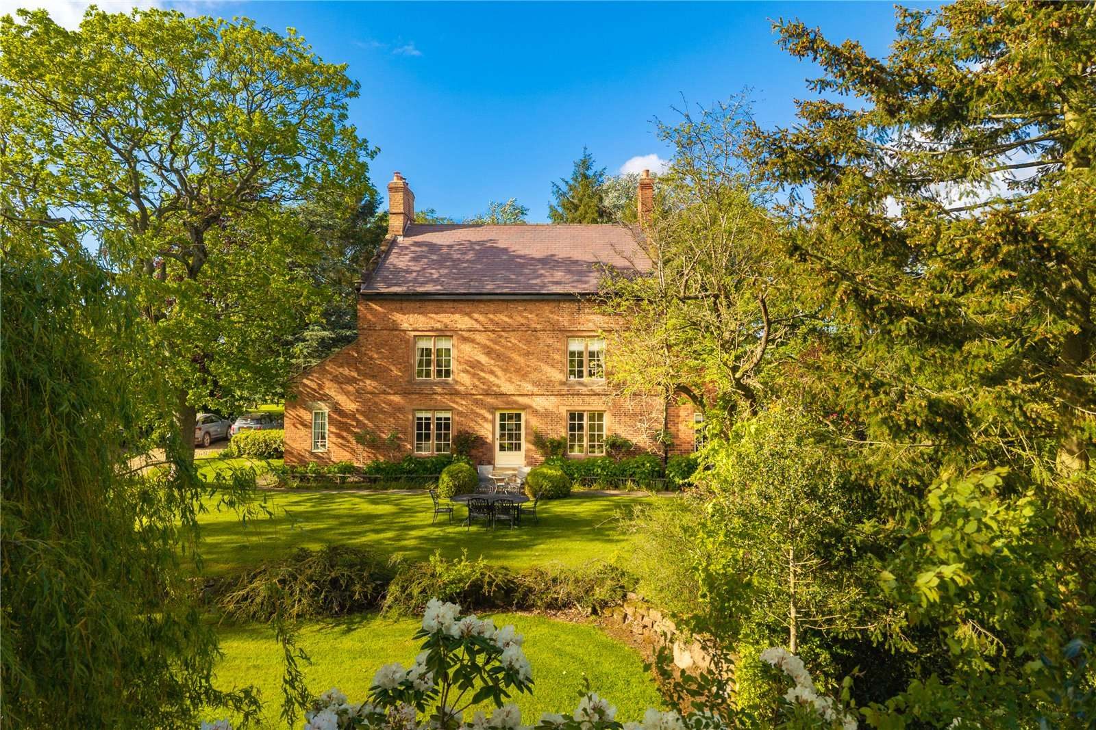 Crowley: period country house