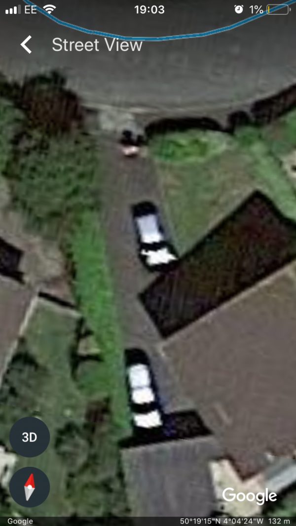 Parking on Hawthorn Drive, PL9