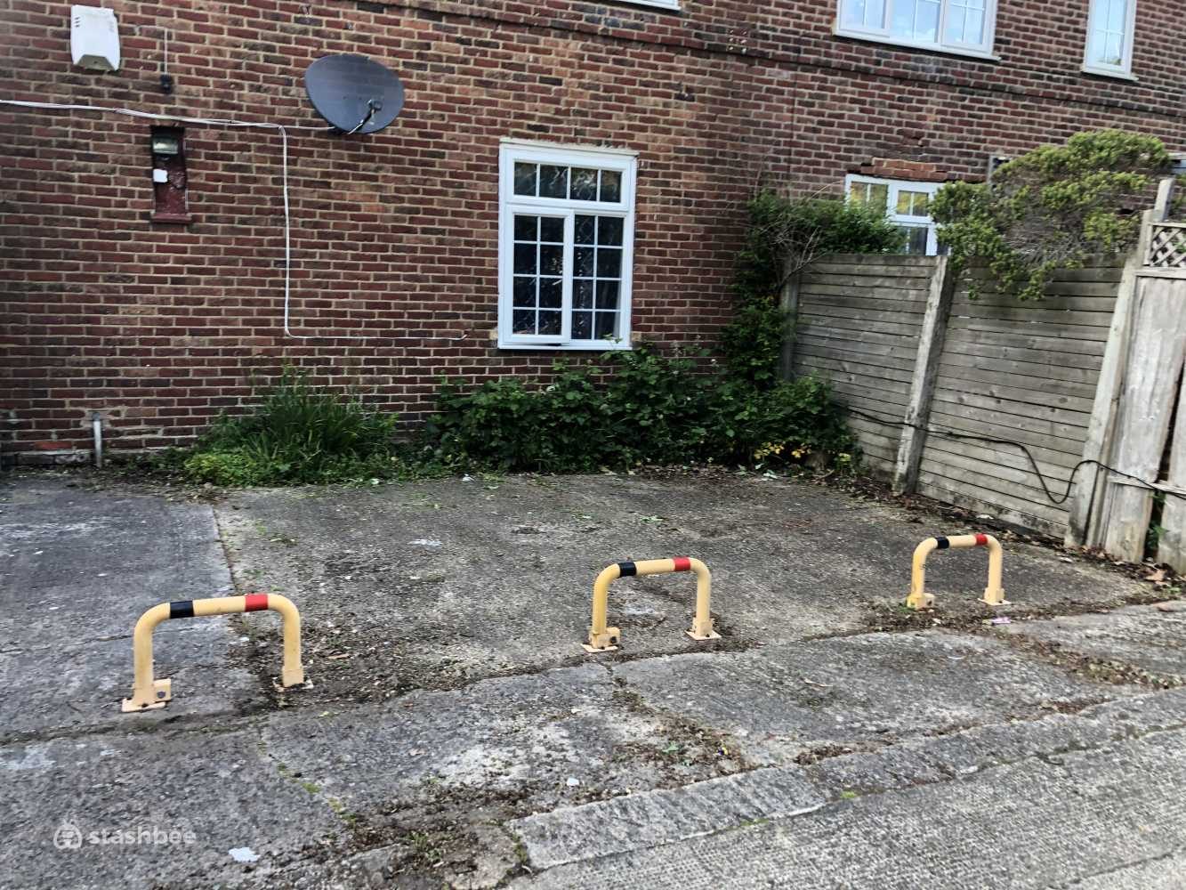 Parking Space to Rent in London, W12