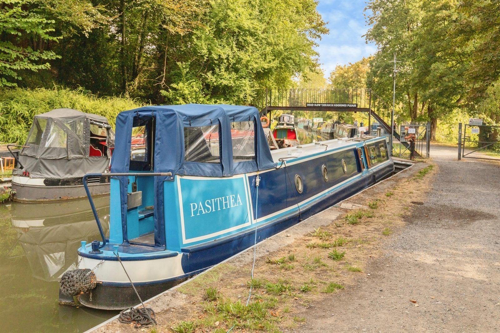 House with a mooring in Bath