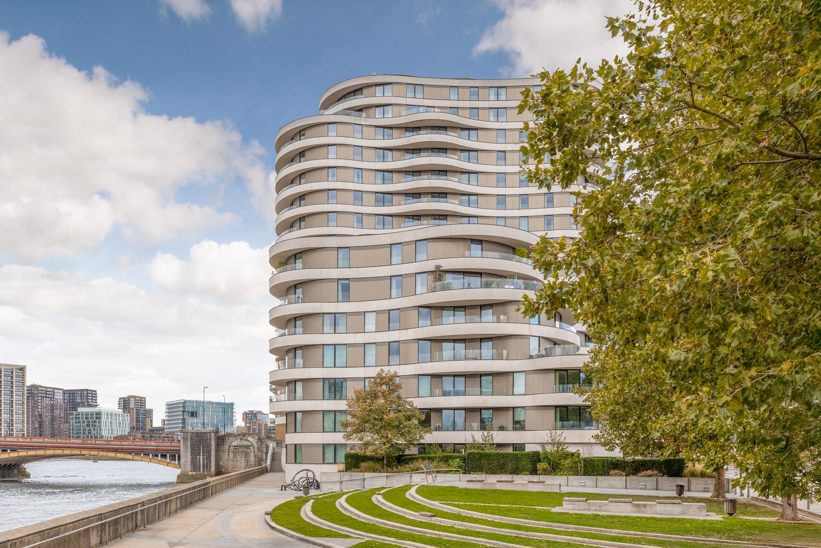 A Riverfront Residence with Panoramic Views at Riverwalk
