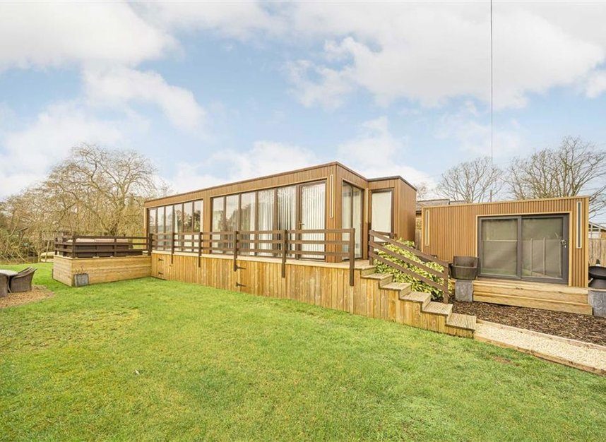 Wey MeadowsWeybridge, KT13, 2 Bathrooms