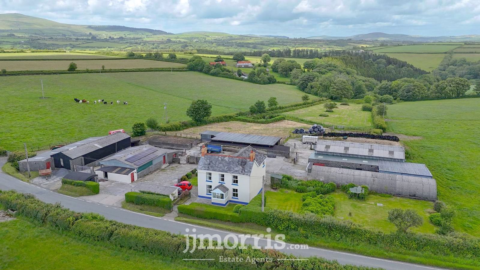Smallholding with paddocks, Clynderwen