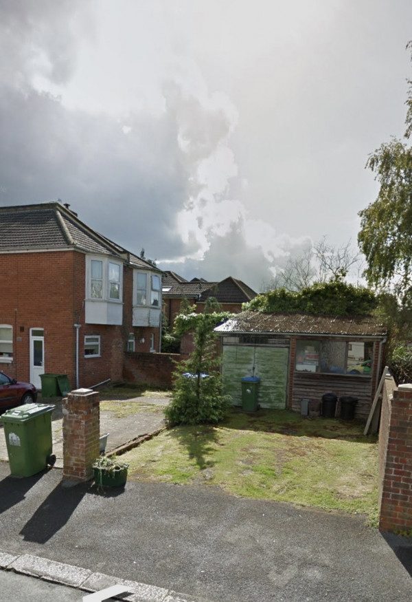 Parking on Howard Rd, SO15