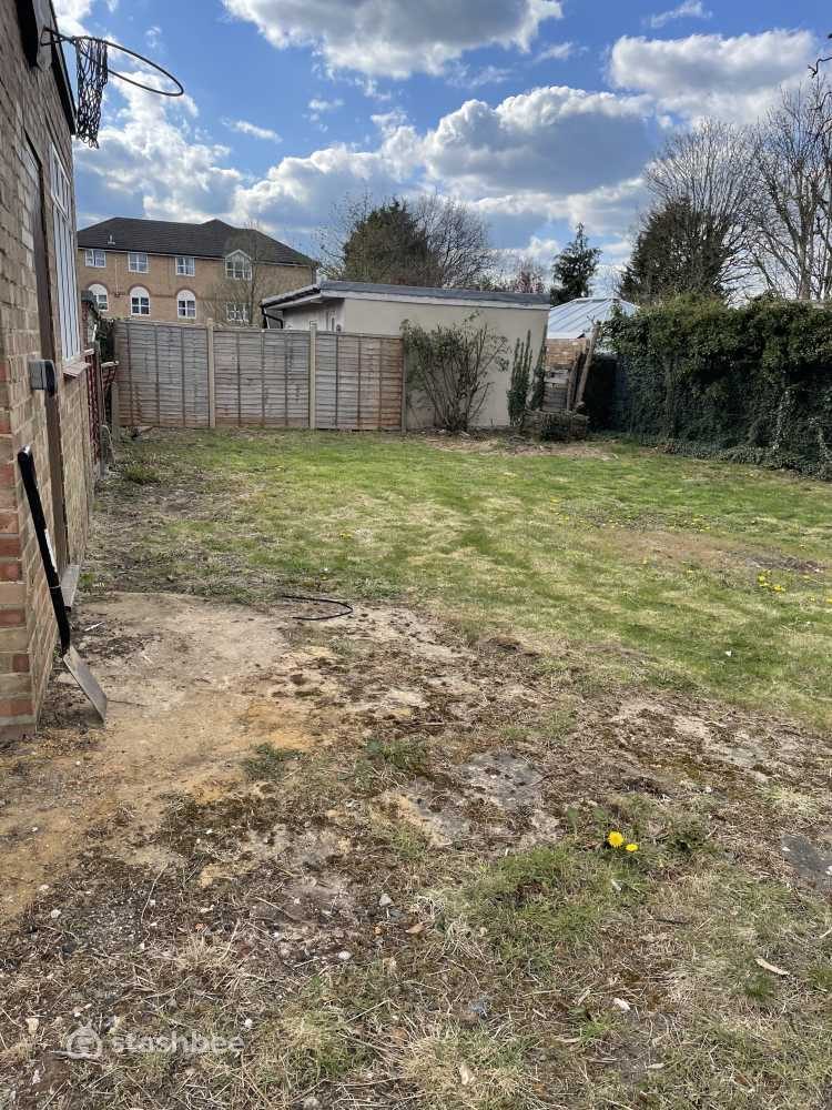 Parking Space to Rent in Watford, WD18