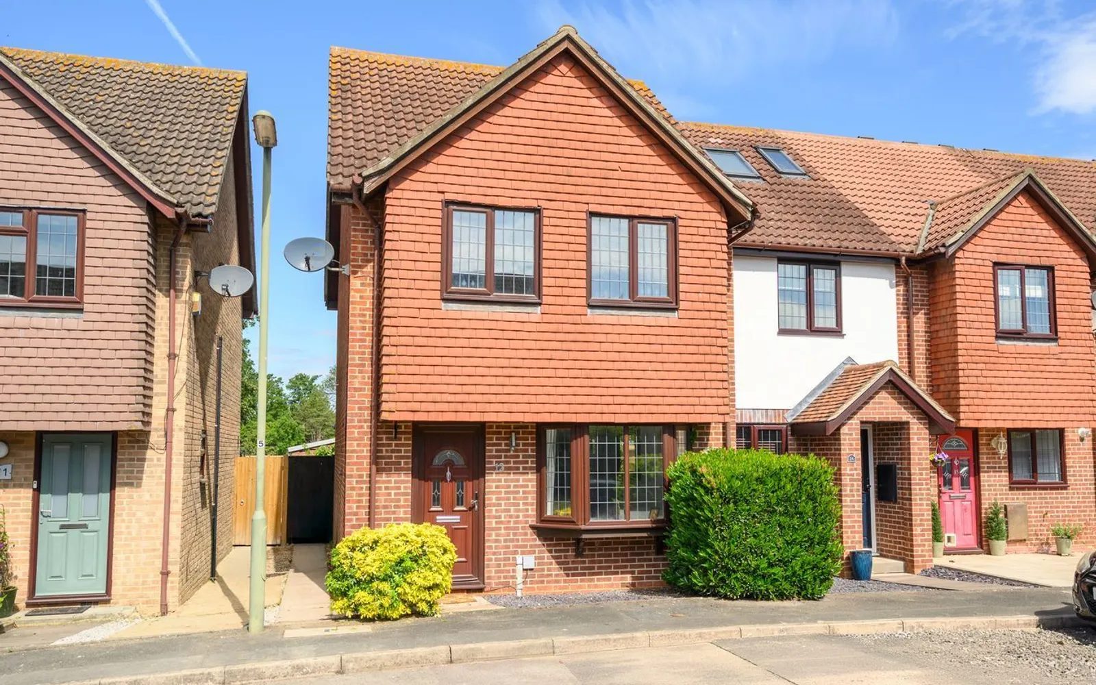 Armstrong Close, Walton-on-Thames, KT12