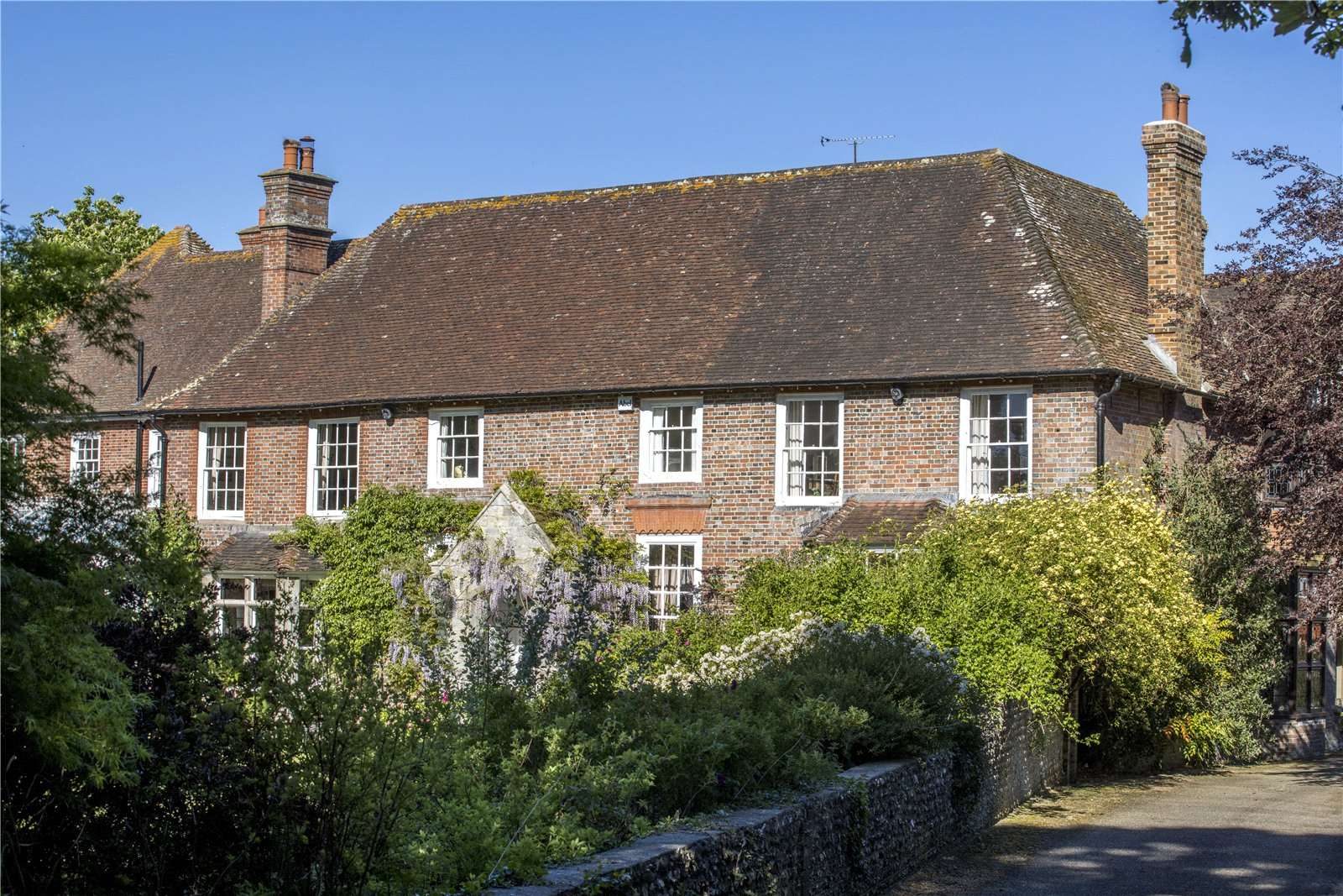 Polegate: house with a pool