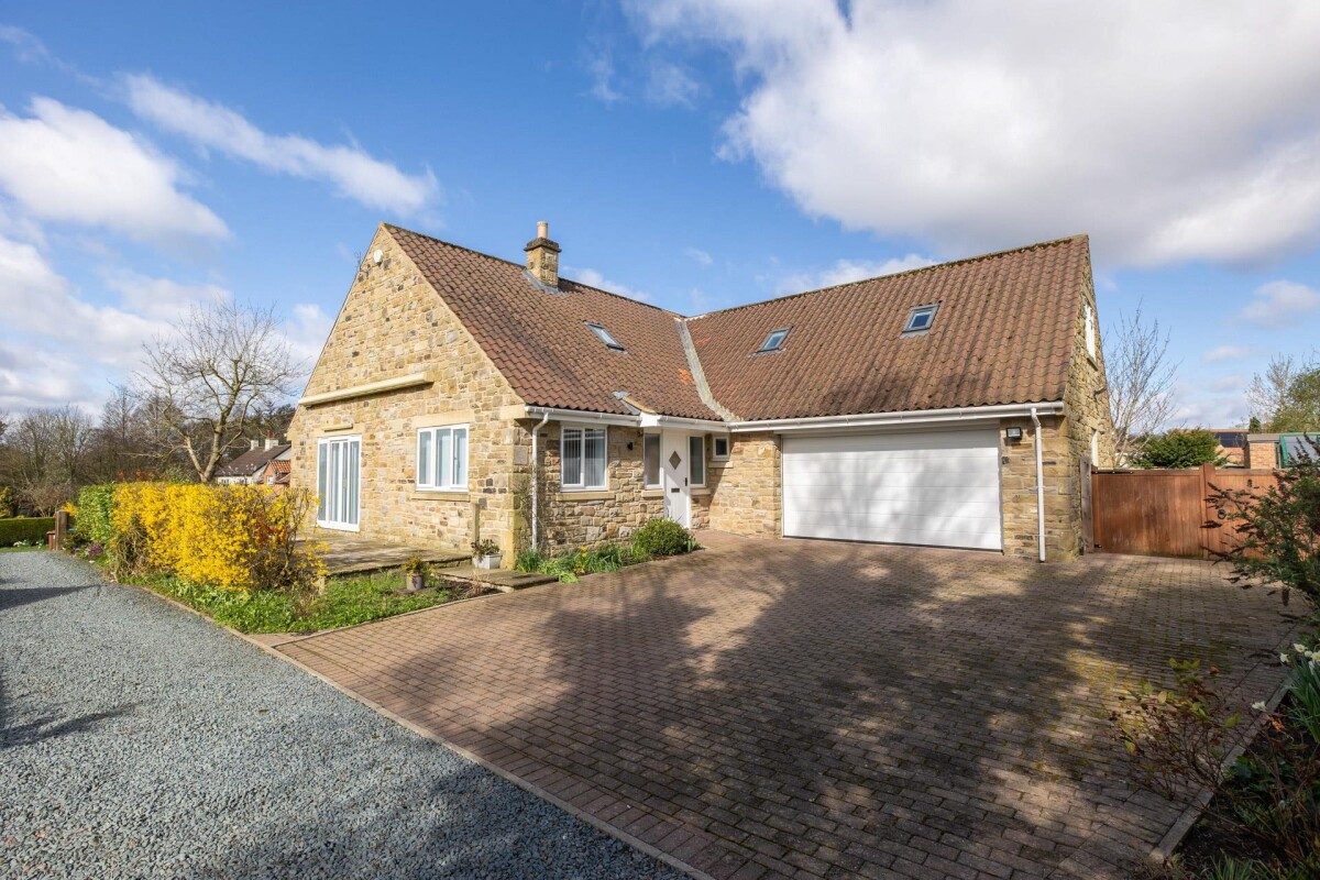 Chain free smallholding in York