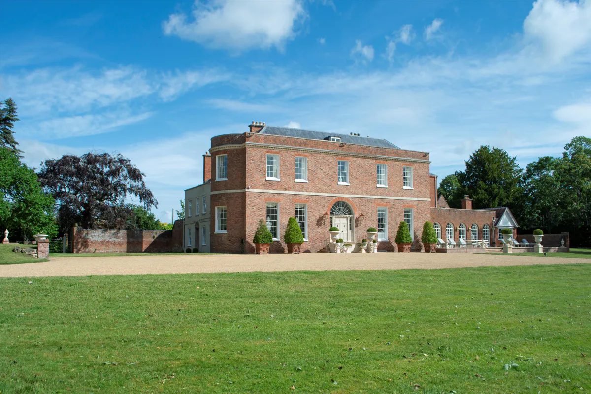 Country house with a pool, Worcestershire GL20