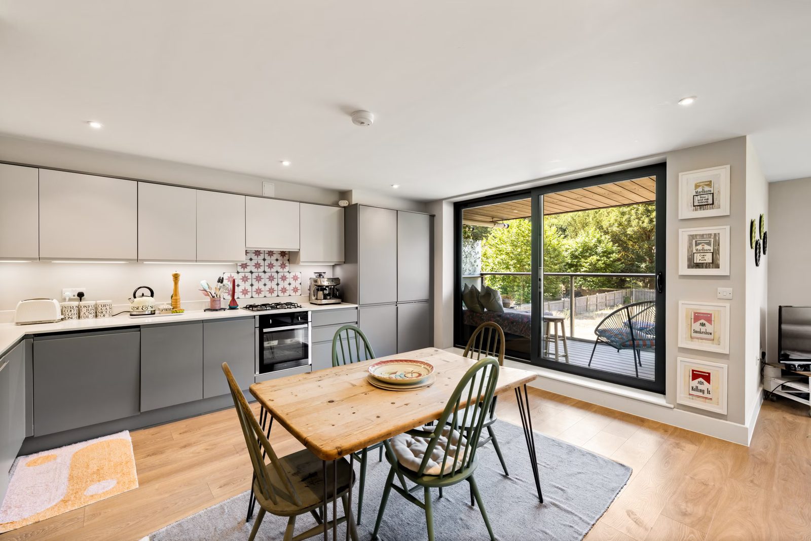 2 bedroom flat for sale