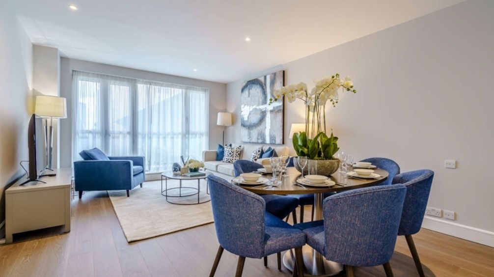 Interior Designed 2-Bed Waterfront Apartment