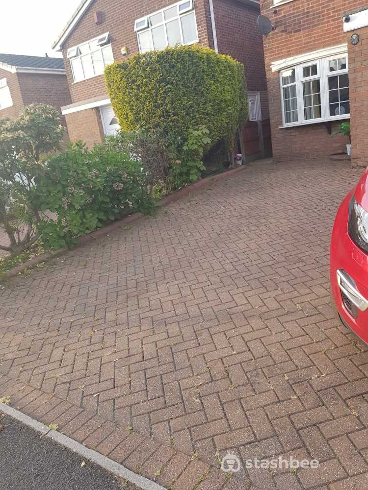 Parking Space to Rent in Oldham, OL2