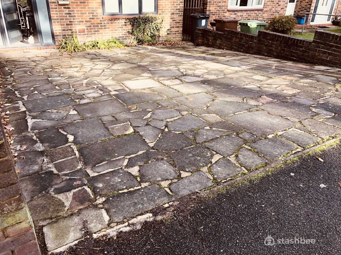 Parking Space to Rent in Borehamwood, WD6