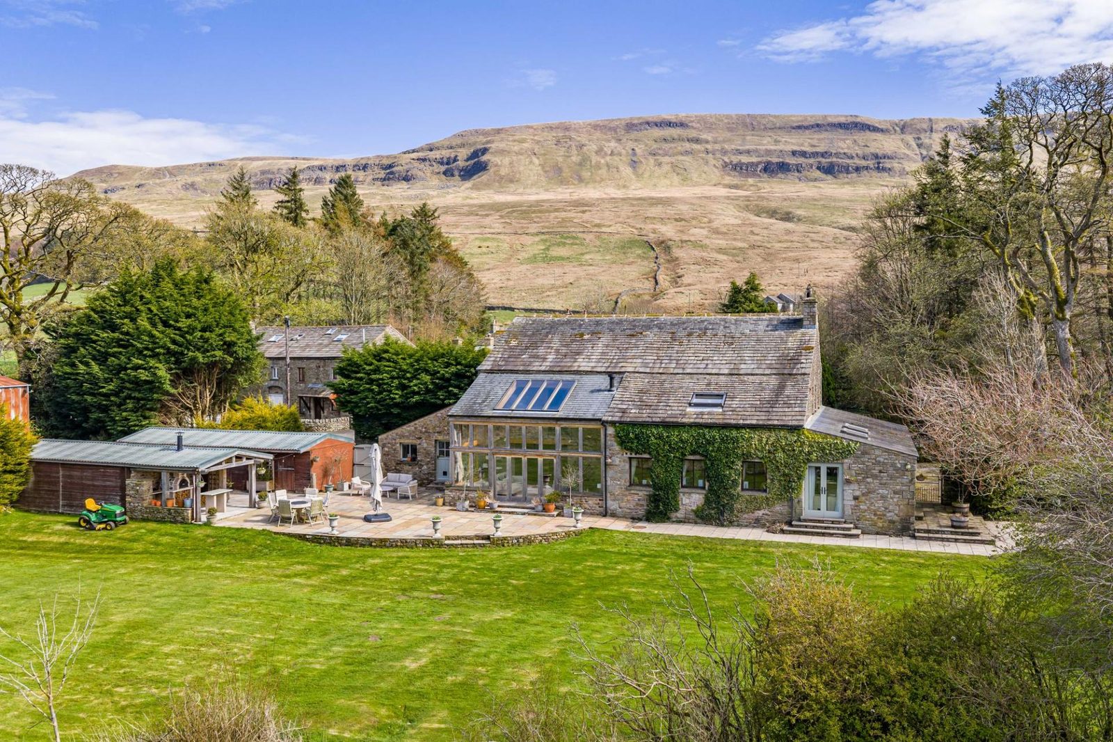 Detached House for sale with 5 bedrooms, Eden Grange, Outhgill